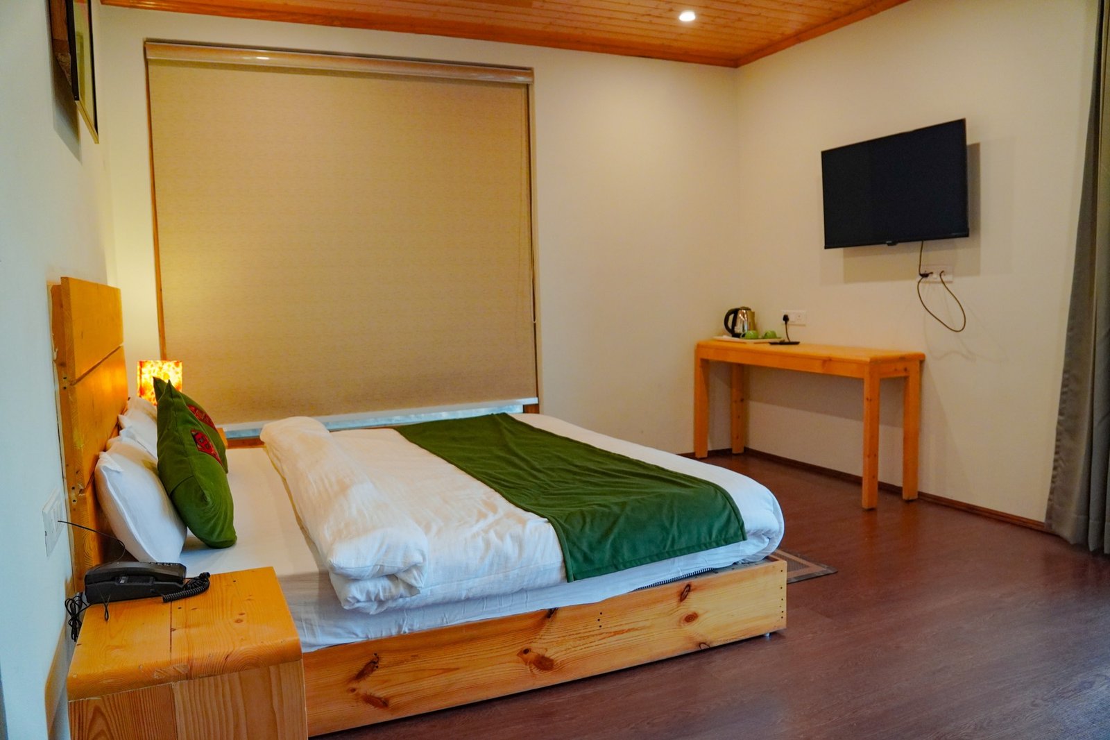 Deluxe room with a king bed